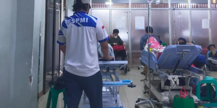 Aksi Nyata Relawan Kemanusiaan: Tim DPD Jamkeswatch FSPMI Kota Bekasi Tak Mengenal Hari Libur Untuk Advokasi Pasien