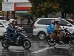 Waspada Potensi Cuaca Senin 26 Oktober Hujan Merata di Wilayah Jabodetabek